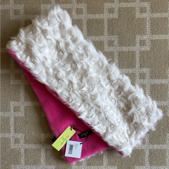 NWT Heurueh Hybrid Pull Thru Faux Fur Cozy Fleece Scarf Holiday Gift White Pink - Picture 4 of 10